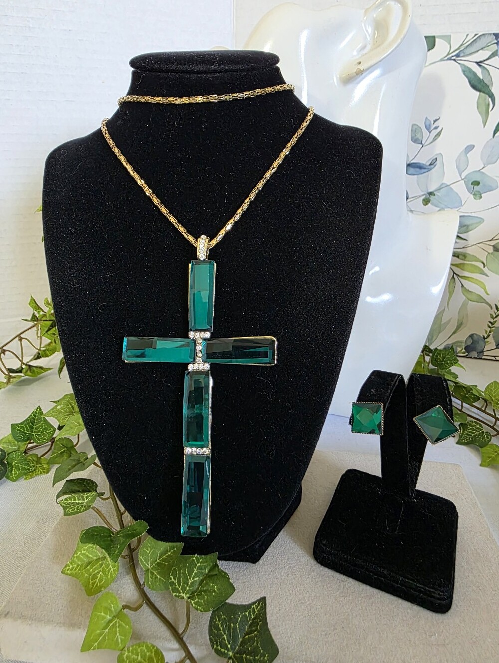 Emerald Green Crystal Cross Statement Necklace & Stud Earrings Set Gold Tone